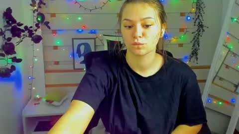 Snapshot of monika_youu chatting on 04/17/26, 07:44 Monika online show from 04/17/26, 07:44
