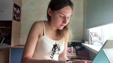 Mia online show from 07/18/26, 06:50