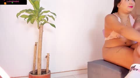 Snapshot of monikk__harrison chatting on 10/23/25, 10:25 monikk__harrison online show from 10/23/25, 10:25