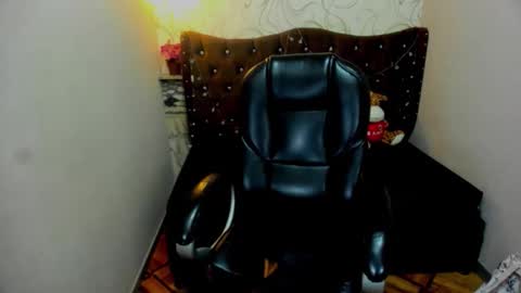 Snapshot of moniquehick chatting on 03/14/26, 08:14 Monica online show from 03/14/26, 08:14