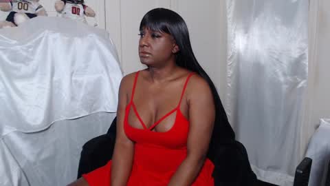 Snapshot of moniquemiles chatting on 12/29/24, 03:22 Monique Miles online show from 12/29/24, 03:22