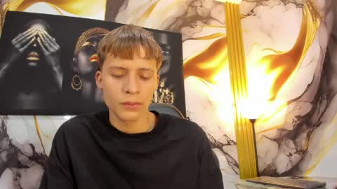 Snapshot of mono_blonde chatting on 05/29/26, 11:30 mono_blonde online show from 05/29/26, 11:30