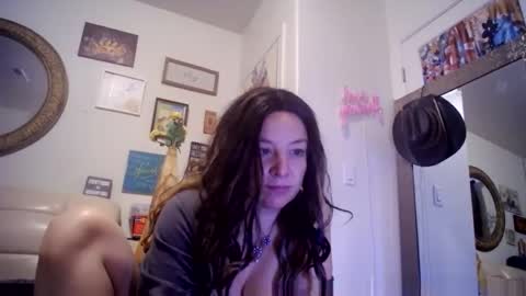 Snapshot of monroelovesyou chatting on 11/11/25, 03:34 Monroe online show from 11/11/25, 03:34