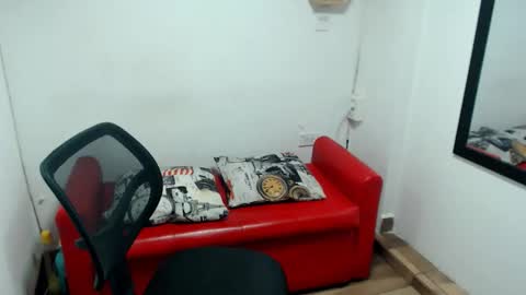 monserrat_diva online show from 12/15/25, 11:42