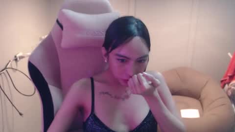 Snapshot of monstercockselfsuck chatting on 01/23/25, 01:24 ELYSE A SIMPLE GIRL online show from 01/23/25, 01:24