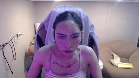 Snapshot of monstercockselfsuck chatting on 03/04/25, 06:26 ELYSE A SIMPLE GIRL online show from 03/04/25, 06:26