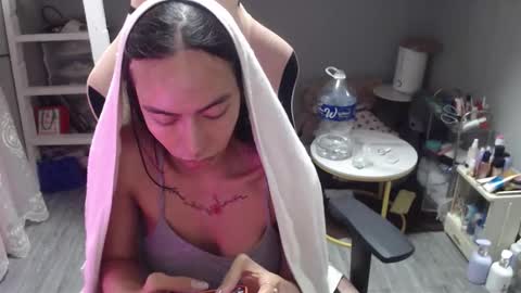 ELYSE A SIMPLE GIRL online show from 12/22/25, 10:45