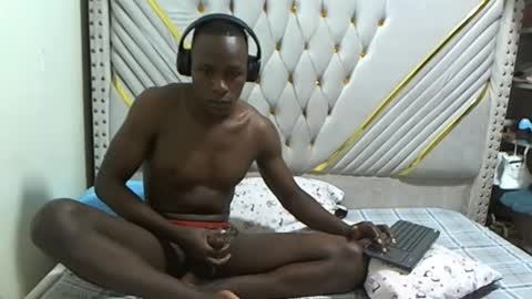 Snapshot of monstrous_cock1 chatting on 04/15/26, 06:59 monstrous_cock1 online show from 04/15/26, 06:59