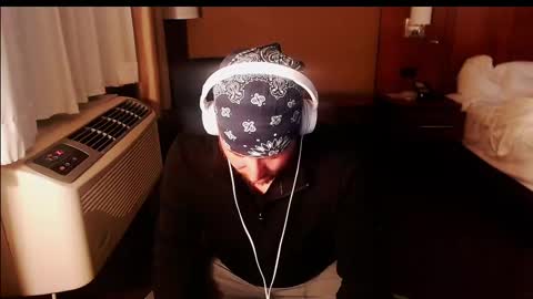 Snapshot of montana6897 chatting on 03/04/25, 05:11 Kingalby817 online show from 03/04/25, 05:11