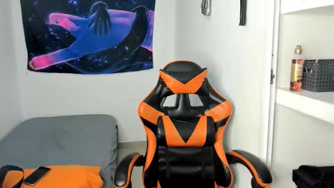 montes_juan online show from 10/06/25, 07:11