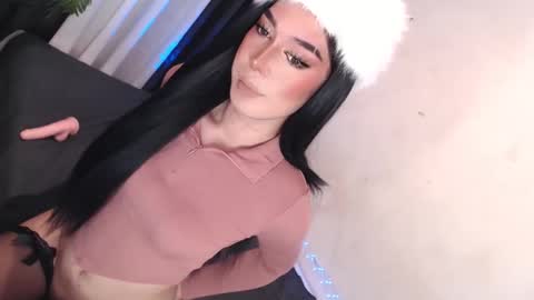 Snapshot of montrous_princessx chatting on 01/29/25, 10:27 Princess take me to private or password show online show from 01/29/25, 10:27