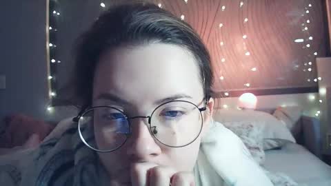 moodiemira online show from 11/22/25, 01:04