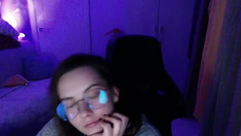 moodiemira online show from 01/08/26, 08:22