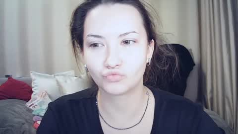 moodiemira online show from 04/21/26, 05:50