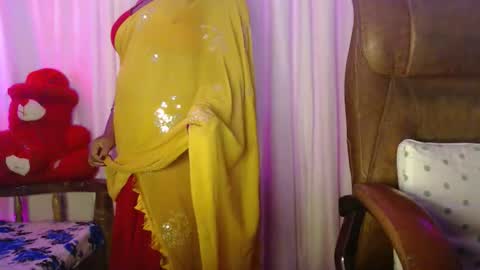 Maya online show from 10/21/25, 11:44