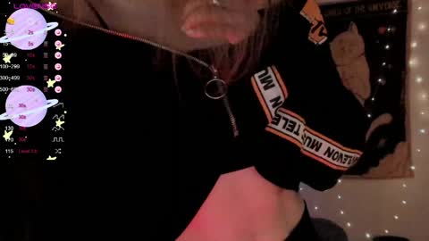 Roxy online show from 04/13/26, 07:41