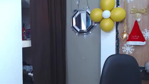 moon_and_fire_ online show from 11/27/25, 04:25