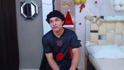 moon_and_fire_ online show from 12/14/25, 03:01