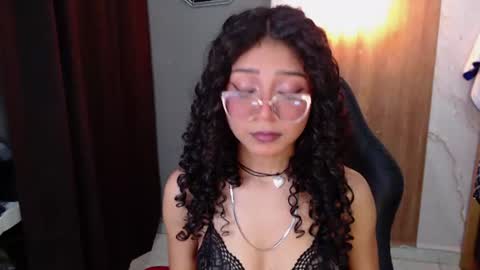 Snapshot of moon_and_fire_ chatting on 06/15/26, 04:15 moon_and_fire_ online show from 06/15/26, 04:15