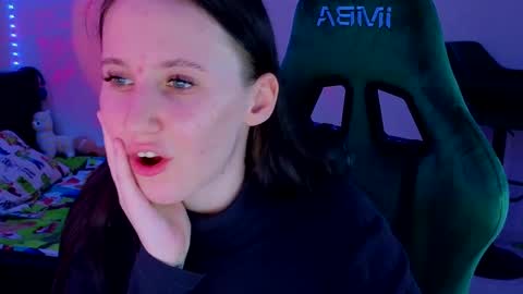 Lola online show from 03/12/25, 09:03