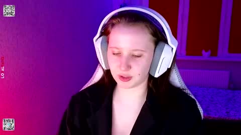 Lola online show from 04/14/26, 04:35