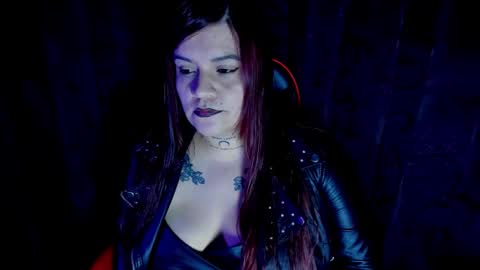 Snapshot of moon_dark520 chatting on 11/24/25, 04:23 Lilith online show from 11/24/25, 04:23