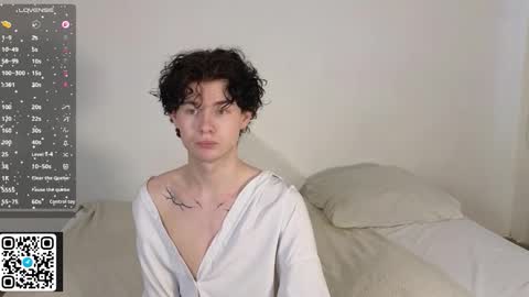 Snapshot of moon_gloww chatting on 02/12/26, 05:46 moon_gloww online show from 02/12/26, 05:46