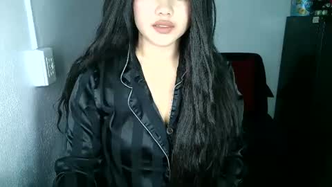 Snapshot of moon_of_desirexx chatting on 06/16/26, 01:03 Joy online show from 06/16/26, 01:03