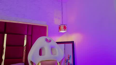 Snapshot of moon_winy chatting on 04/17/26, 11:35 Winy online show from 04/17/26, 11:35