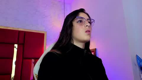 Snapshot of moon_winy chatting on 05/15/26, 11:17 Winy online show from 05/15/26, 11:17