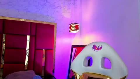 Snapshot of moon_winy chatting on 05/27/26, 11:18 Winy online show from 05/27/26, 11:18