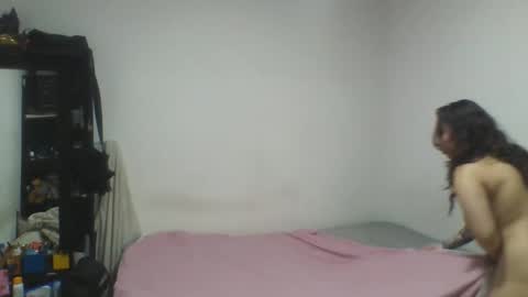 Snapshot of moonandzukko chatting on 04/04/26, 04:00 moonandzukko online show from 04/04/26, 04:00