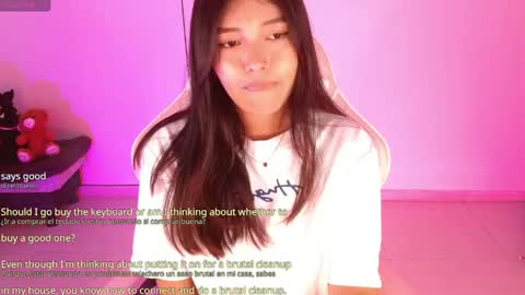 Snapshot of moonbella_bell chatting on 05/12/26, 08:50 bell online show from 05/12/26, 08:50