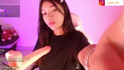 Snapshot of moonbella_bell chatting on 06/01/26, 12:01 bell online show from 06/01/26, 12:01