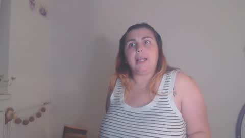 Snapshot of moonfox_ chatting on 09/24/25, 02:48 MoonFox  online show from 09/24/25, 02:48