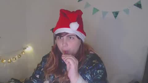 Snapshot of moonfox_ chatting on 12/22/25, 12:29 MoonFox online show from 12/22/25, 12:29