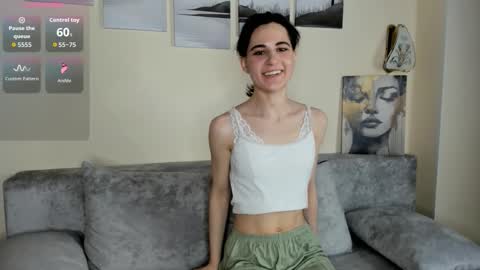 Snapshot of moongrove chatting on 02/01/26, 01:31 Eva online show from 02/01/26, 01:31