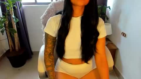 Snapshot of moonie_baddie31 chatting on 09/28/25, 06:13 moonie_baddie31 online show from 09/28/25, 06:13