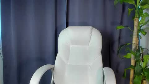 Snapshot of moonie_baddie31 chatting on 01/06/26, 08:12 moonie_baddie31 online show from 01/06/26, 08:12