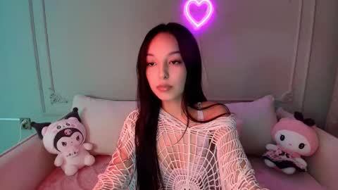 Mia online show from 12/01/25, 12:54