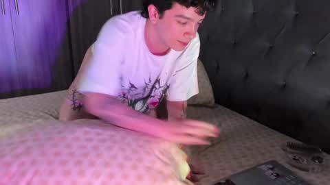 Clove online show from 02/19/25, 06:00