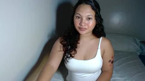 Snapshot of moonlight_xxx chatting on 11/29/25, 02:42 moon online show from 11/29/25, 02:42