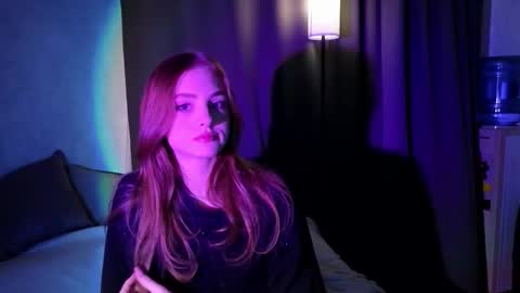 Snapshot of moonlightmaya chatting on 10/15/25, 07:14 Maya online show from 10/15/25, 07:14