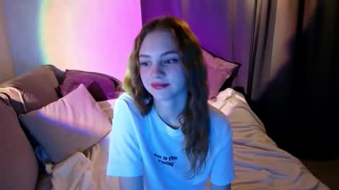 Snapshot of moonlightmaya chatting on 10/16/25, 09:27 Maya online show from 10/16/25, 09:27