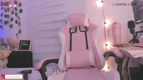 moonliight__ online show from 02/06/25, 12:43