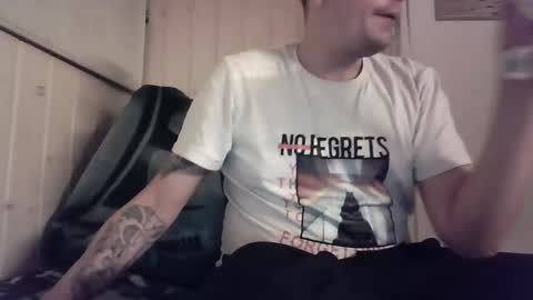 Snapshot of moonlines chatting on 12/24/24, 05:49 BouncyBoner online show from 12/24/24, 05:49