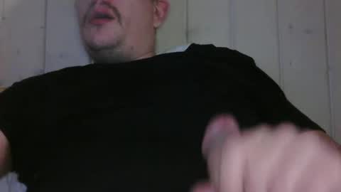 Snapshot of moonlines chatting on 01/14/25, 01:36 BouncyBoner online show from 01/14/25, 01:36