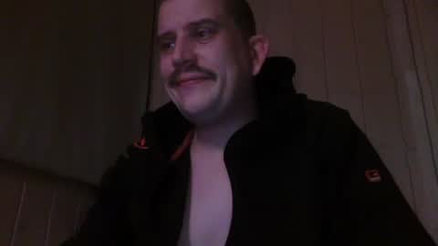 Snapshot of moonlines chatting on 12/17/25, 11:55 BouncyBoner online show from 12/17/25, 11:55