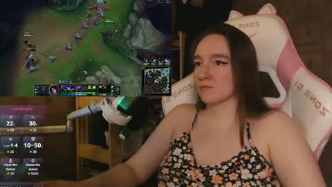Snapshot of moonlish_siren chatting on 04/30/26, 08:48 Katrin online show from 04/30/26, 08:48
