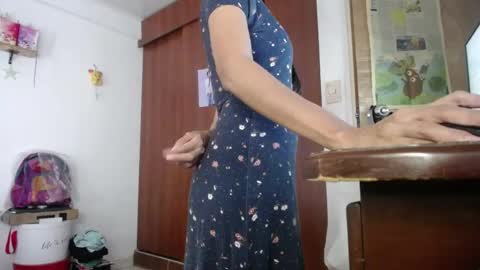 Snapshot of moonlunita chatting on 06/04/26, 08:26 moonlunita online show from 06/04/26, 08:26